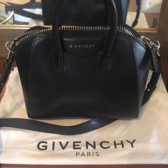 saks givenchy antigona